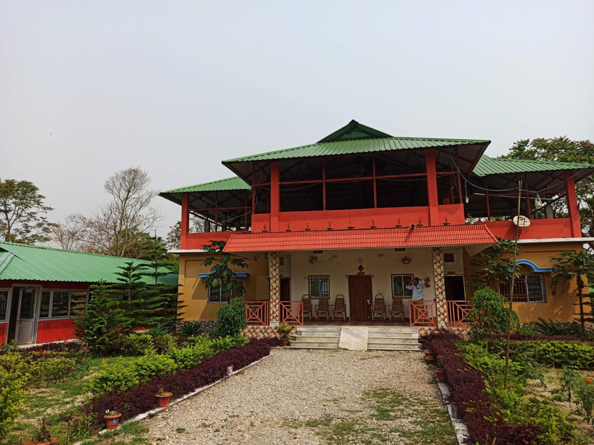 Grasshopper Jungle Queen Resort Chālsa Exteriér fotografie
